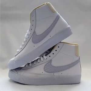 Nike White and Light Gray High-Tops